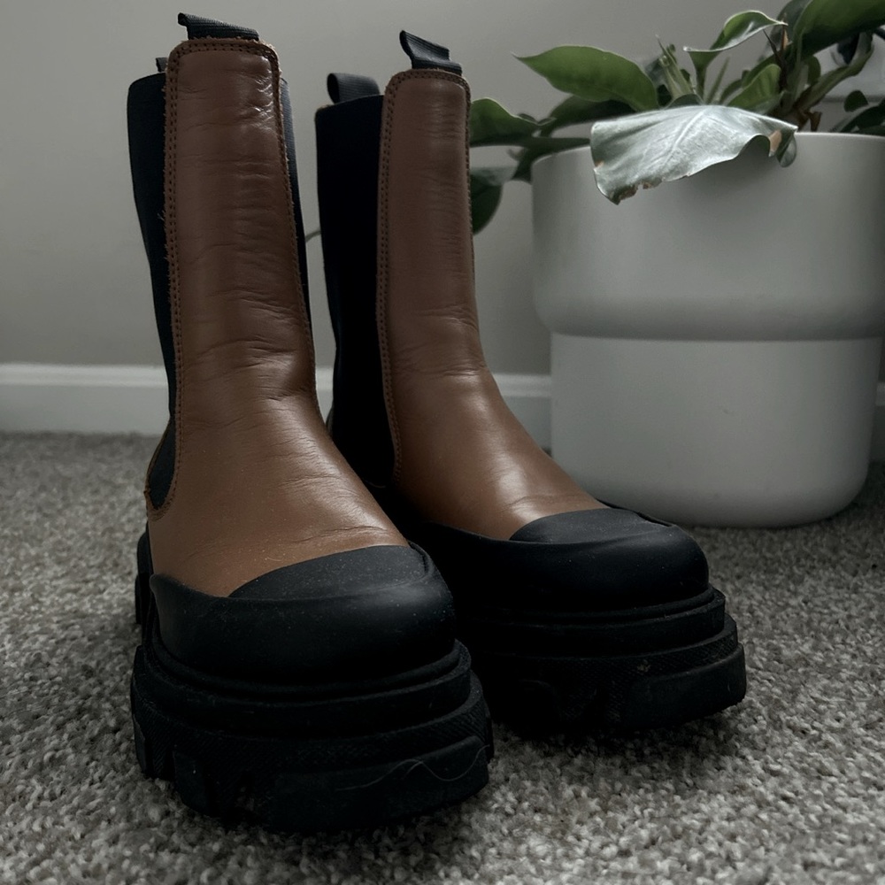 Ganni Lug Sole boots. Gently used. 38.